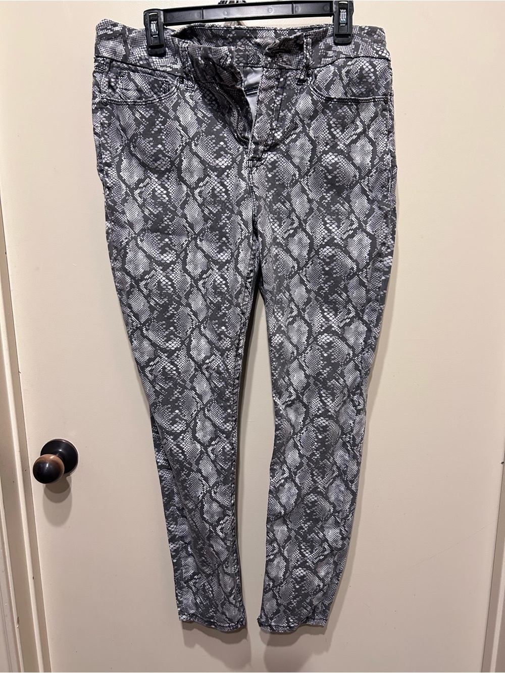 Seven7 Snake Print Skinny Jeans Pants - Gray & Black Sz 12